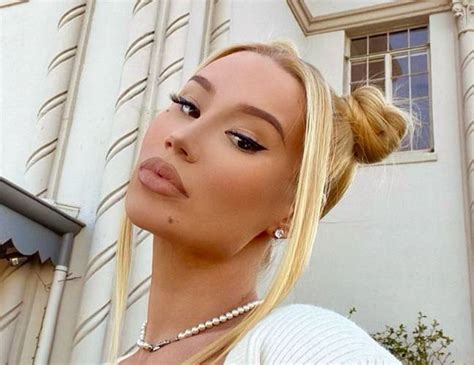 Iggy Azalea tells fans what to expect after she joins OnlyFans